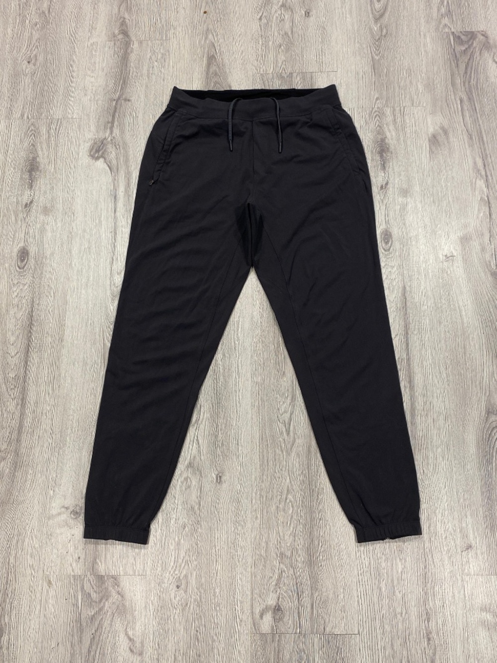 Lululemon Men's Black Surge Joggers Sweatpants Size Medium.